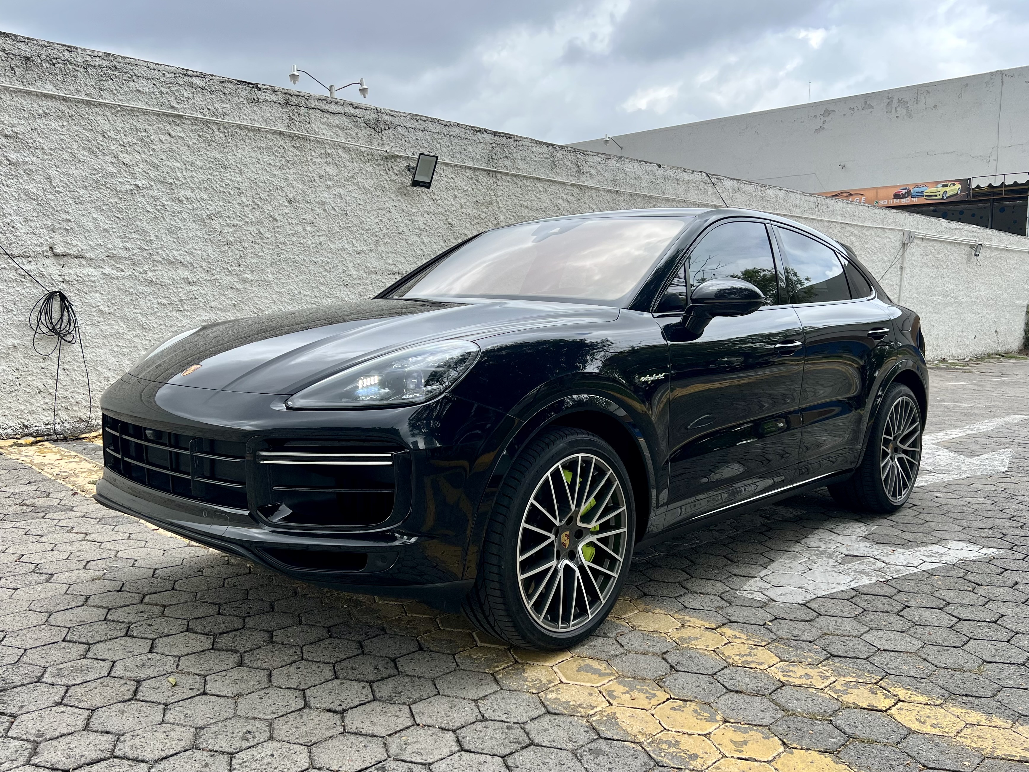 2021 porsche Cayenne Turbo S Hybrid