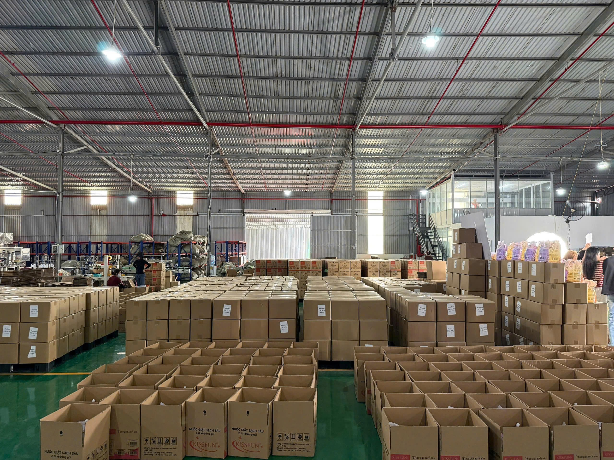 Kho hàng Lê Triết Mall 11