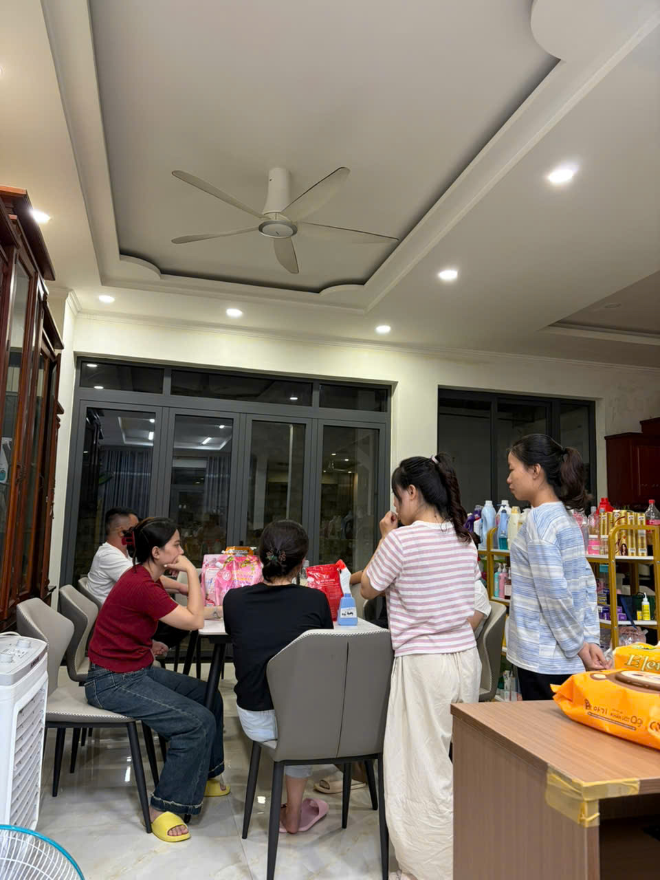 Kho hàng Lê Triết Mall 7