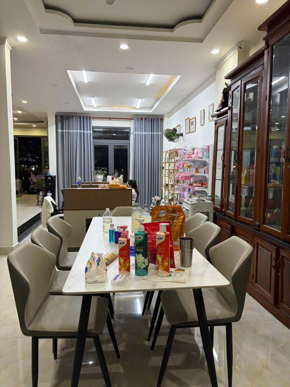 Kho hàng Lê Triết Mall 9