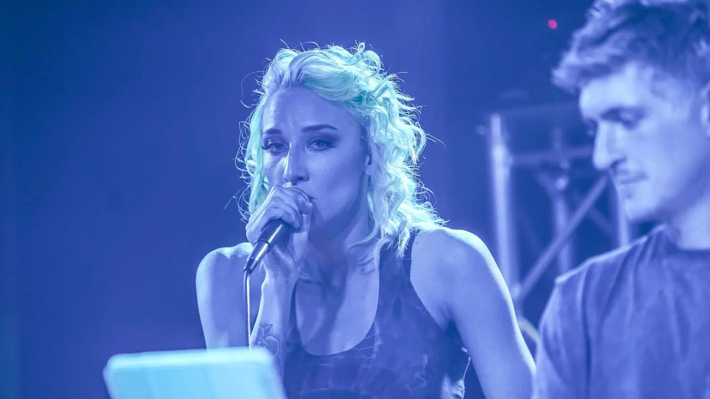 singing blue background