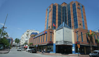 2000 Plaza Sanat Galerisi