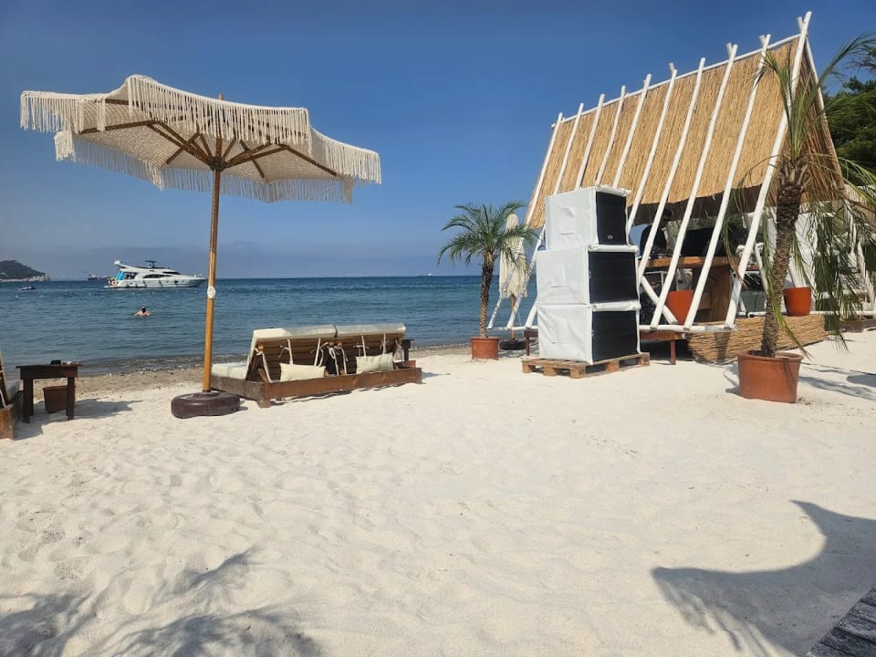 Supple Beach Club