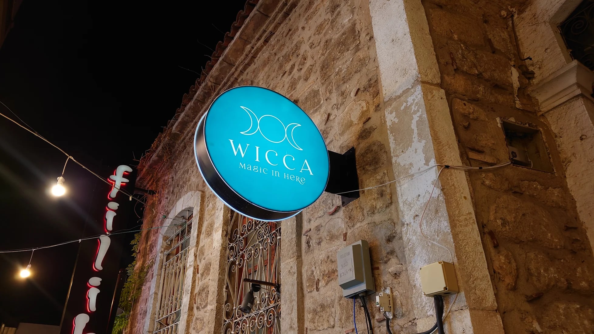 Wicca - Kapak Fotoğrafı