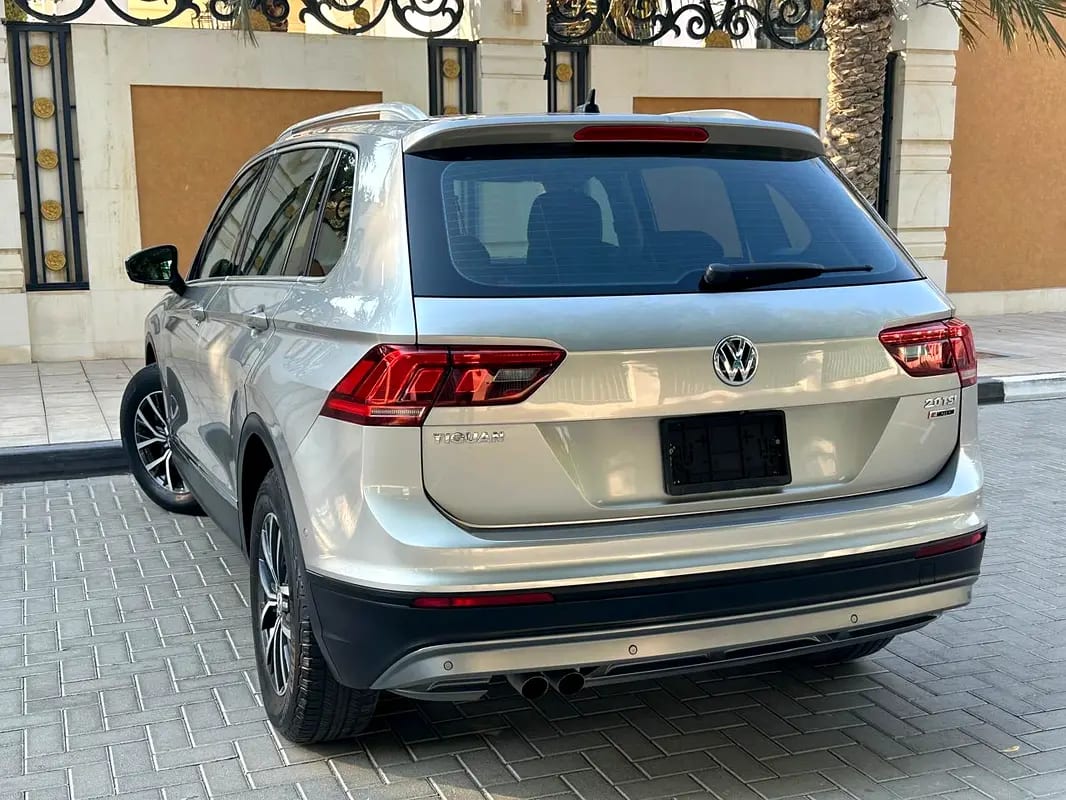 VOLKSWAGEN TIGUAN SE 2.0 TFSI - GCC SPECS - ACCIDENT FREE - FULL SERVICE HISTORY - - Thumbnail 5