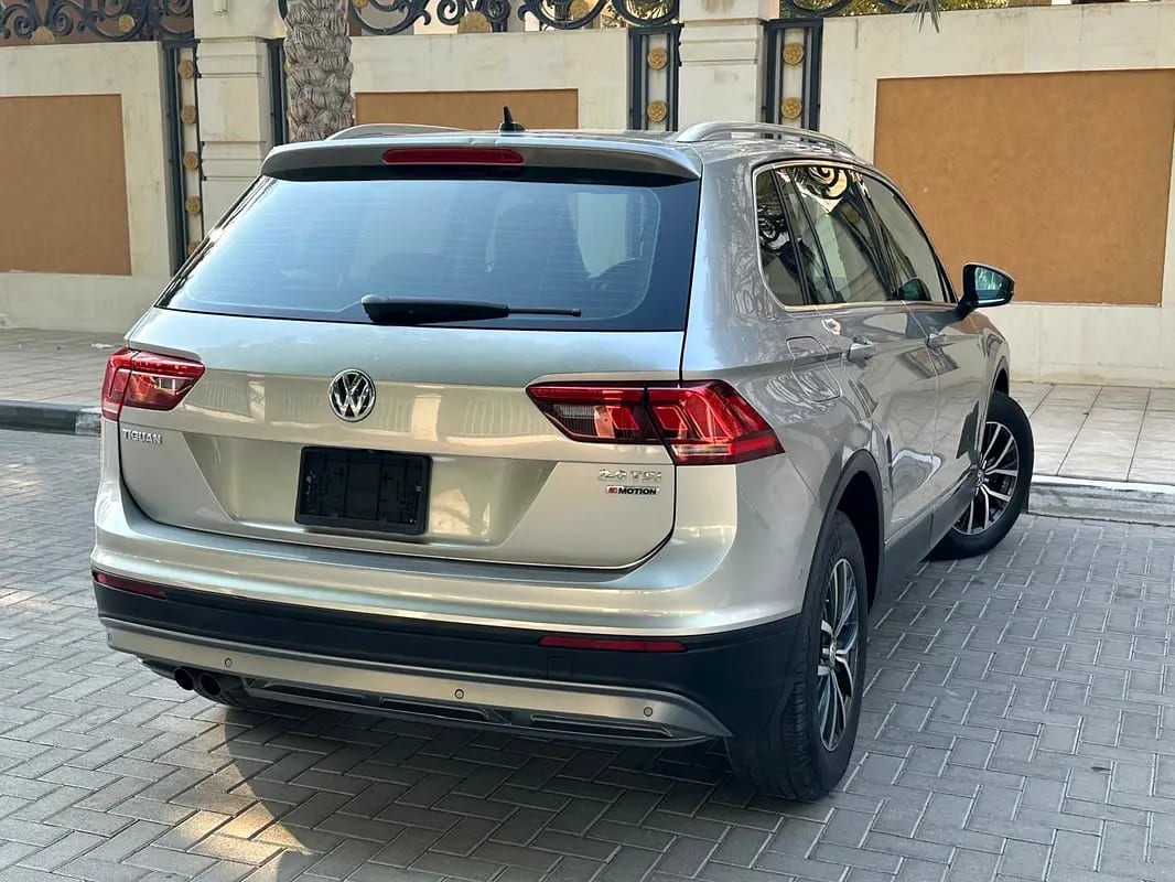 VOLKSWAGEN TIGUAN SE 2.0 TFSI - GCC SPECS - ACCIDENT FREE - FULL SERVICE HISTORY - - Thumbnail 6
