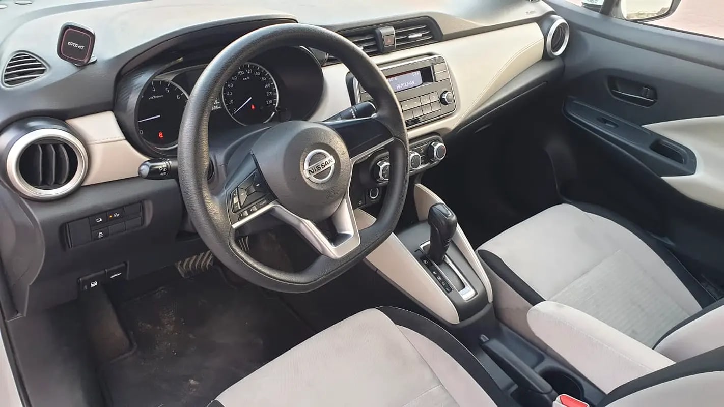 NISSAN SUNNY 1.5L - GCC SPECS - UNDER WARRANTY - FULL SERVICE HISTORY - ACCIDENT FREE - - Thumbnail 8