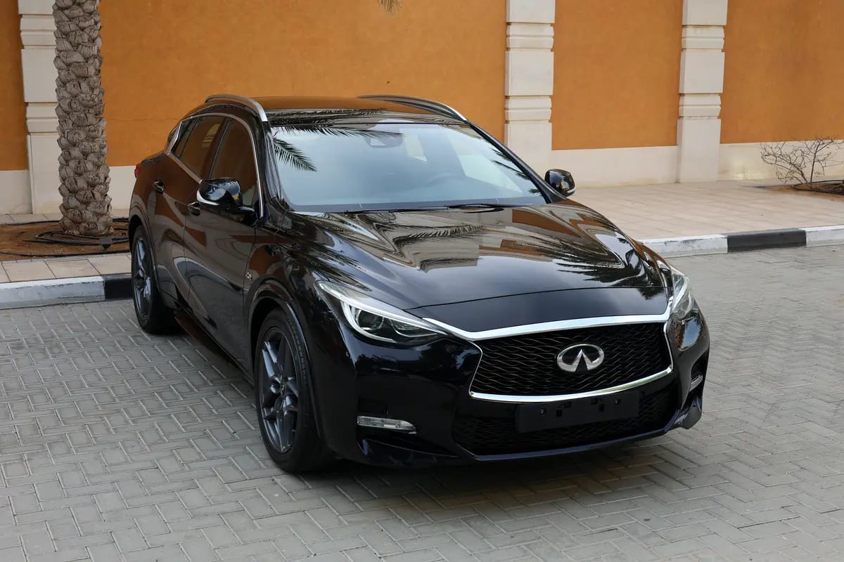 INFINITI Q30S - UNDER WARRANTY - GCC SPECS - FULL SERVICE HISTORY - ACCIDENT FREE - - Thumbnail 4