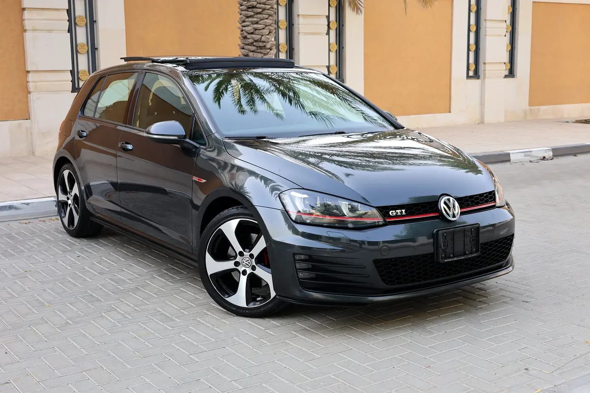 Volkswagen Golf GTI 2017 - 134000km-GCC Specs - Excellent Condition - Image 1