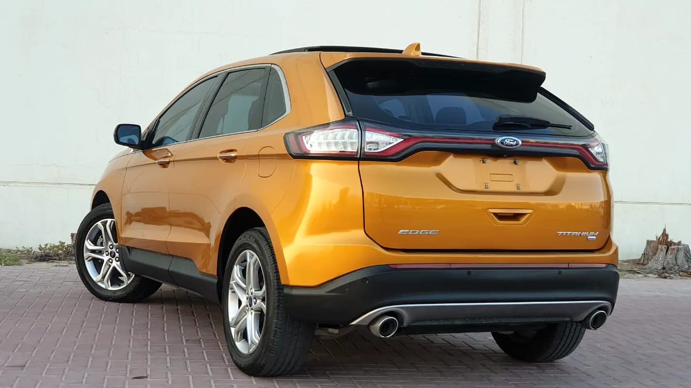FORD EDGE TITANIUM AWD - GCC SPECS - UNDER WARRANTY - ACCIDENT FREE - EXCELENT CONDITION - - Thumbnail 3