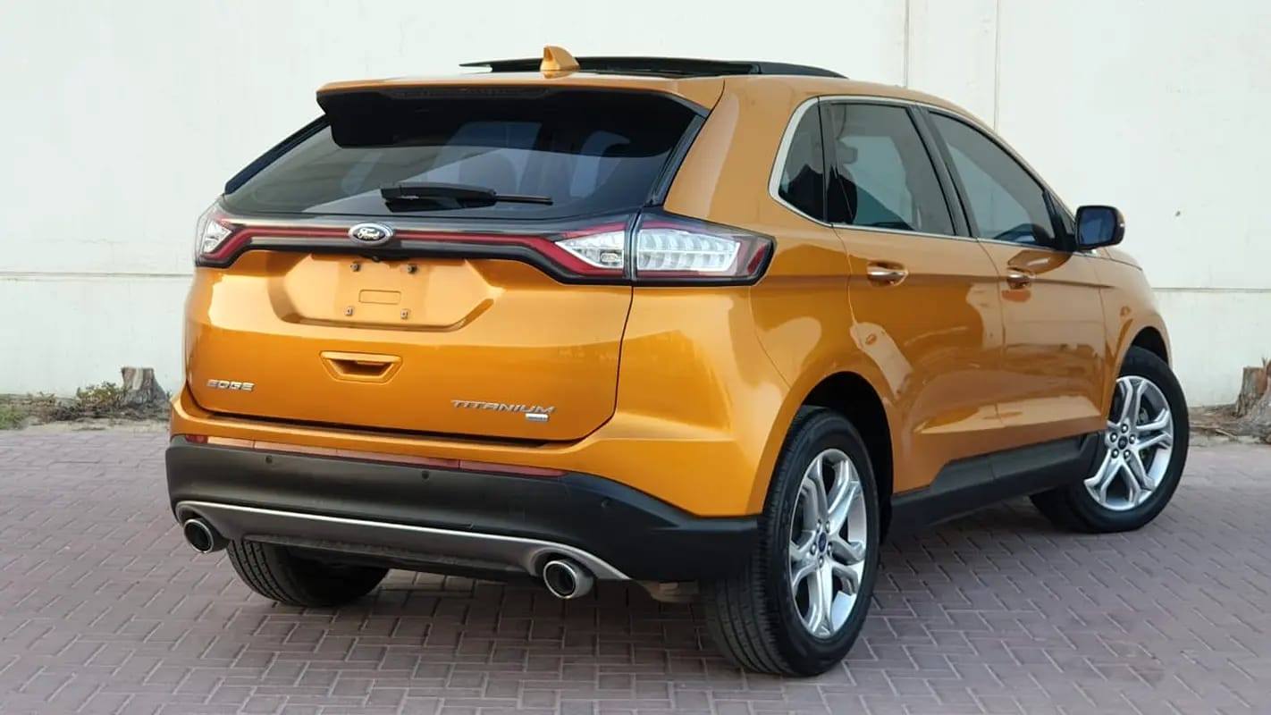 FORD EDGE TITANIUM AWD - GCC SPECS - UNDER WARRANTY - ACCIDENT FREE - EXCELENT CONDITION - - Thumbnail 4