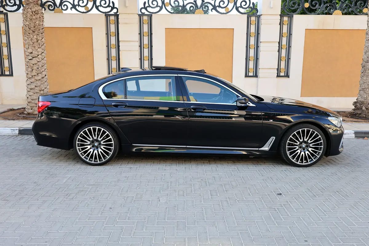 BMW 7-Series-740Li-2016-98000KM-GCC SPECS-EXCELLENT CONDITION - Thumbnail 5