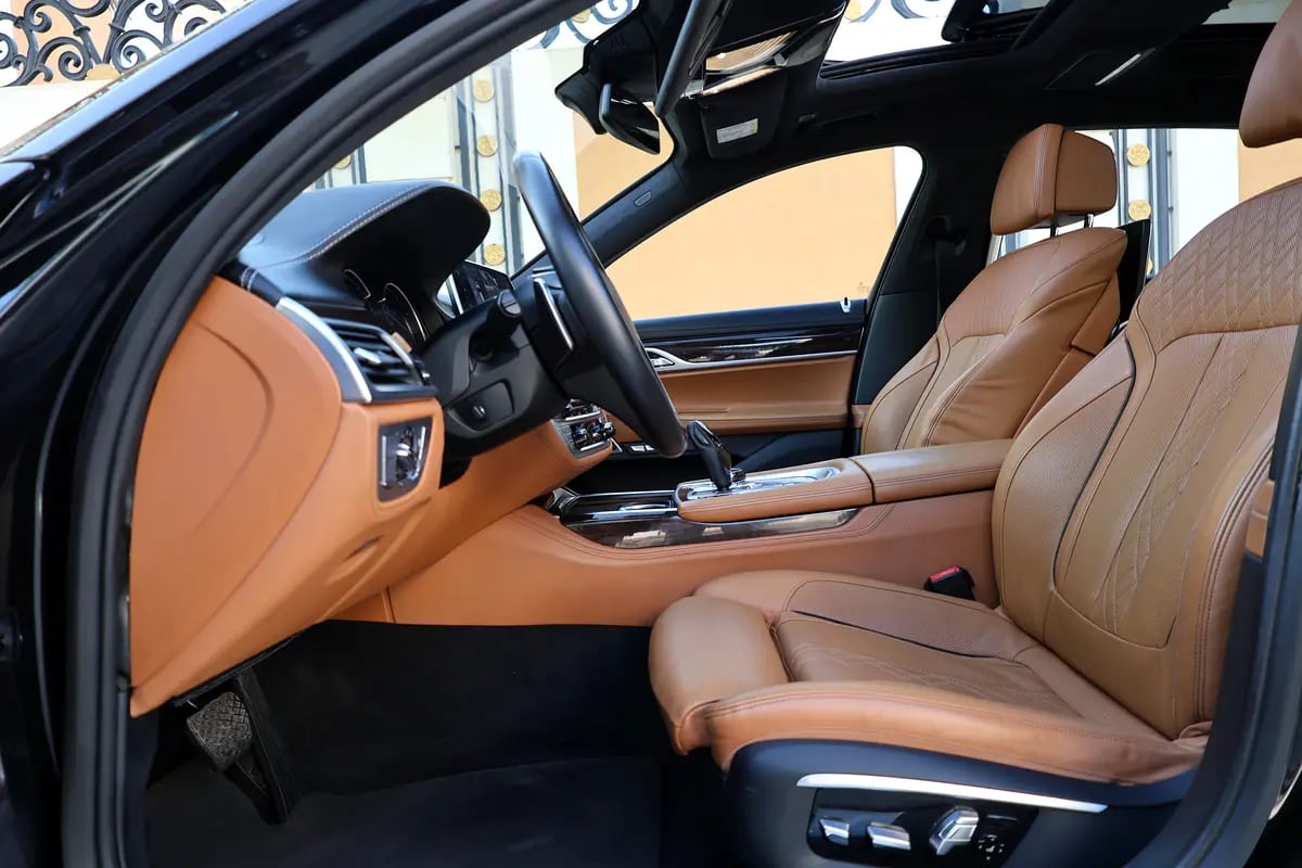 BMW 7-Series-740Li-2016-98000KM-GCC SPECS-EXCELLENT CONDITION - Thumbnail 10