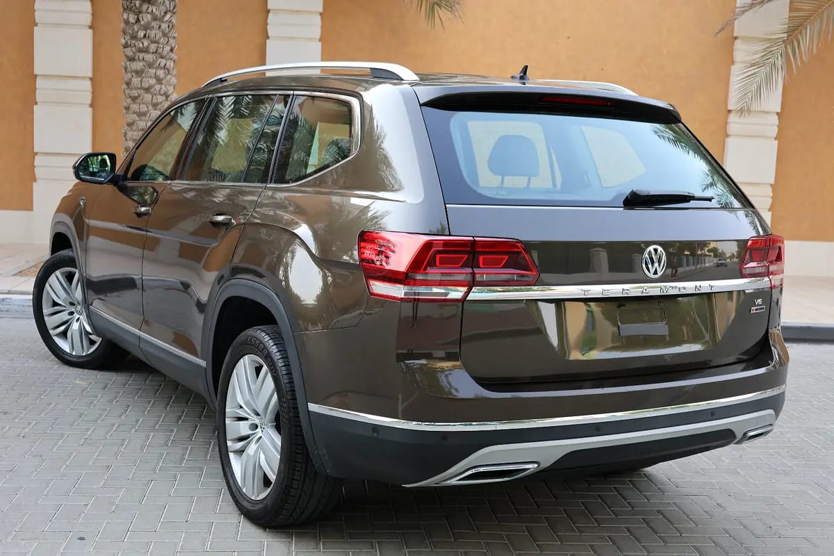 VOLKSWAGEN TERAMONT SEL V6 4MOTION - GCC SPECS - FULL SERVICE HISTORY FROM AGENCY - ACCIDENT FREE - - Thumbnail 5