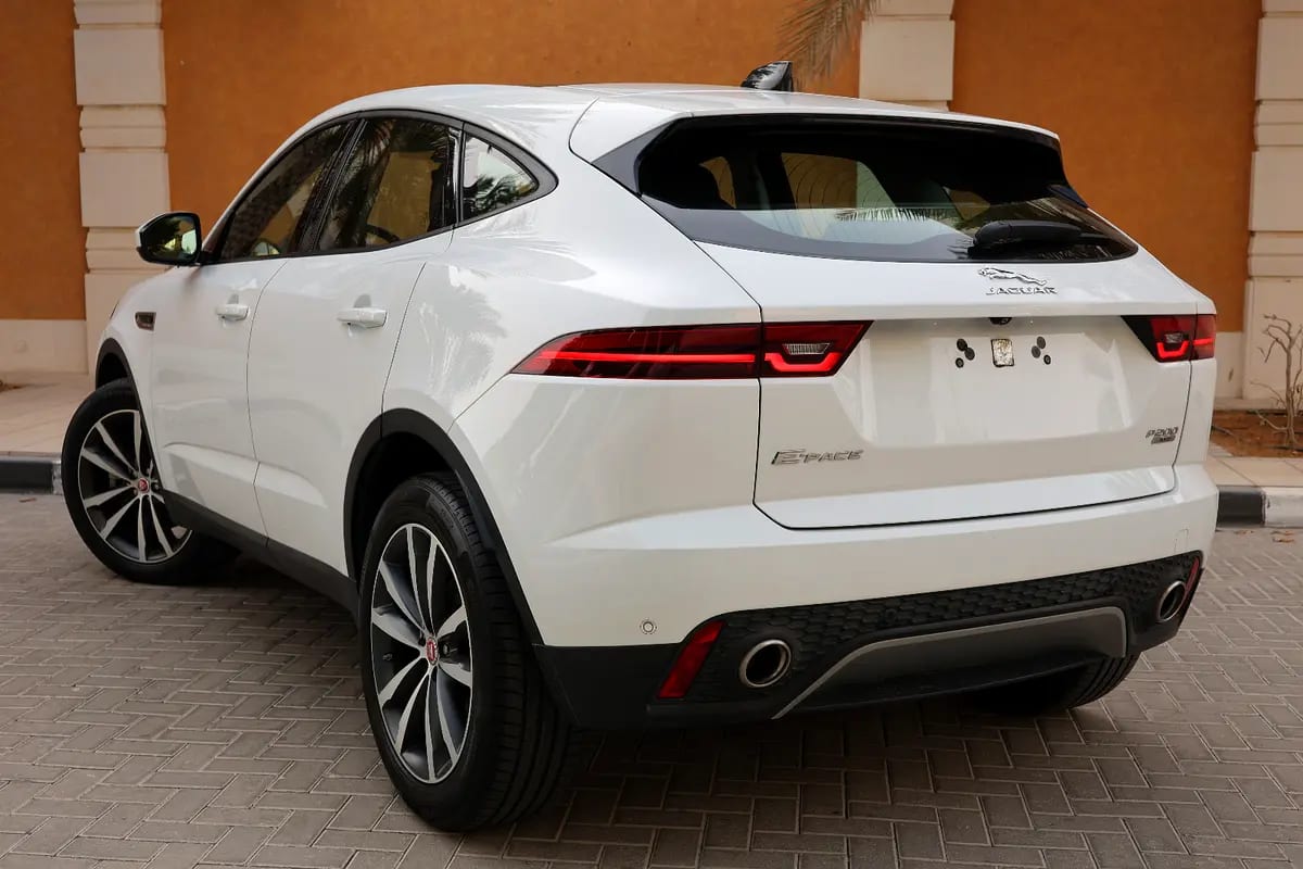 JAGUAR E-PACE P200 AWD ( S PLUS ) - GCC SPECS - ACCIDENT FREE - UNDER WARRANTY - - Thumbnail 5