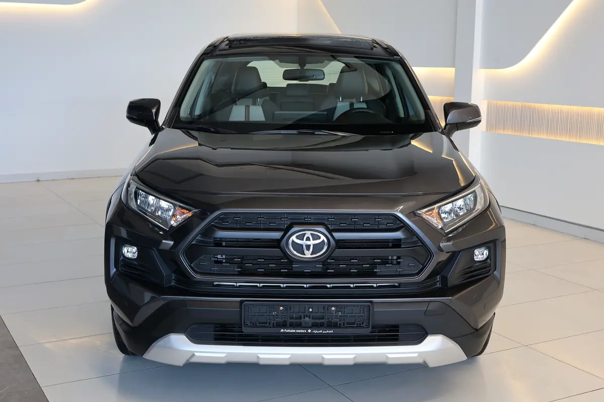 RAV4 ADVENTURE 4WD - GCC SPECS - ACCIDENT FREE - FULL SERVICE HISTORY - UNDER WARRANTY - - Thumbnail 7