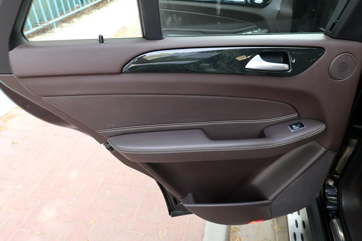 Mercedes-Benz GLE-Class-GLE 400 4Matic- 2018-116000KM-GCC SPECS-EXCELLENT CONDITION - Thumbnail 8