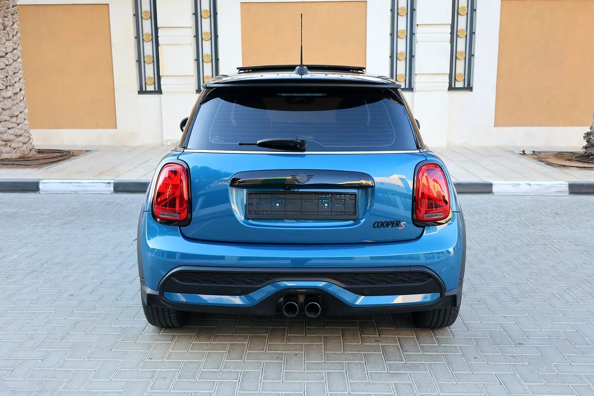 MINI COOPER S - GCC SPECS - UNDER WARRANTY / SERVICE CONTRACT - ACCIDENT FREE - FULL SERVICE HISTORY - Thumbnail 6