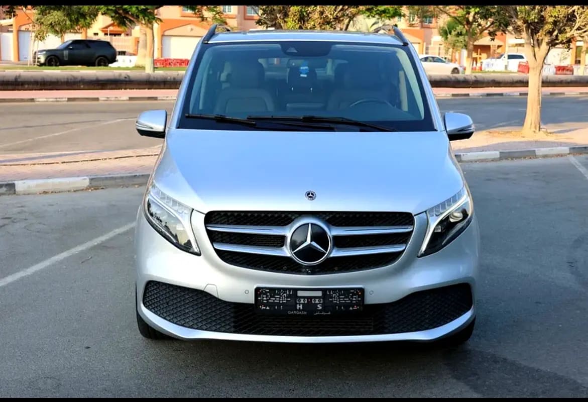 V250 - GCC SPECS - ACCIDENT FREE - FULL SERVICE HISTORY - UNDER WARRANTY - EXCELENT CONDITION - - Thumbnail 6