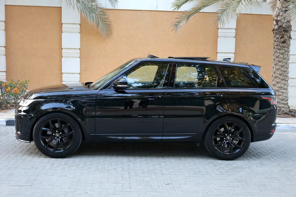 Range Rover Sport -2020-142000KM-GCC SPECS-EXCELLENT CONDITION SVR KIT at agency fix - Thumbnail 9