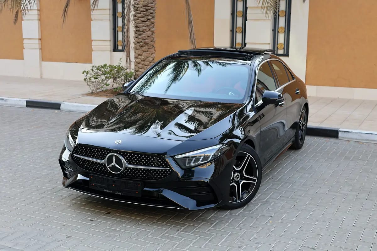 A200 AMG - GCC SPECS - UNDER WARRANTY / SERVICE CONTRACT 105,000 KM FROM GARGASH - ACCIDENT FREE - - Image 1