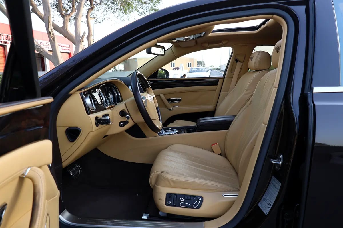 Bentley Flying Spur W12 2014 GCC Specs-71000km-EXCELLENT CONDITION - Thumbnail 10
