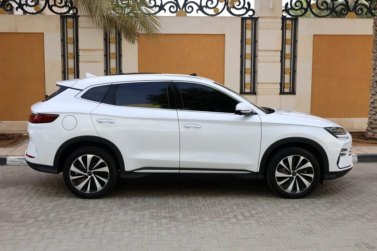 YD SONG PLUS PREMIUBM - 6YRS WARRANTY / 45,000 KM SERVICE - 8YRS BATTERY WARRANTY - GCC SPECS - - Thumbnail 9