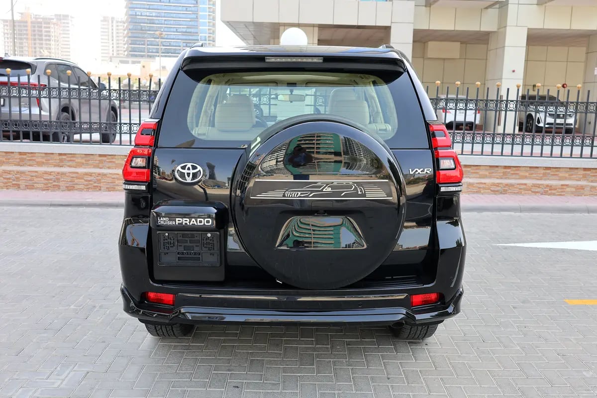 TOYOTA PRADO-ADVENTURE -2021-75000KM-GCC SPECS-EXCELLENT CONDITION - Thumbnail 6