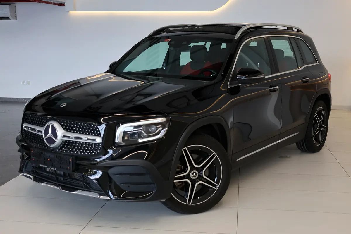2023 Mercedes-Benz GLB 250 4MATIC | GCC Specs | Low Mileage 46000km-UNDER WARRANTY  SERVICE - Image 1