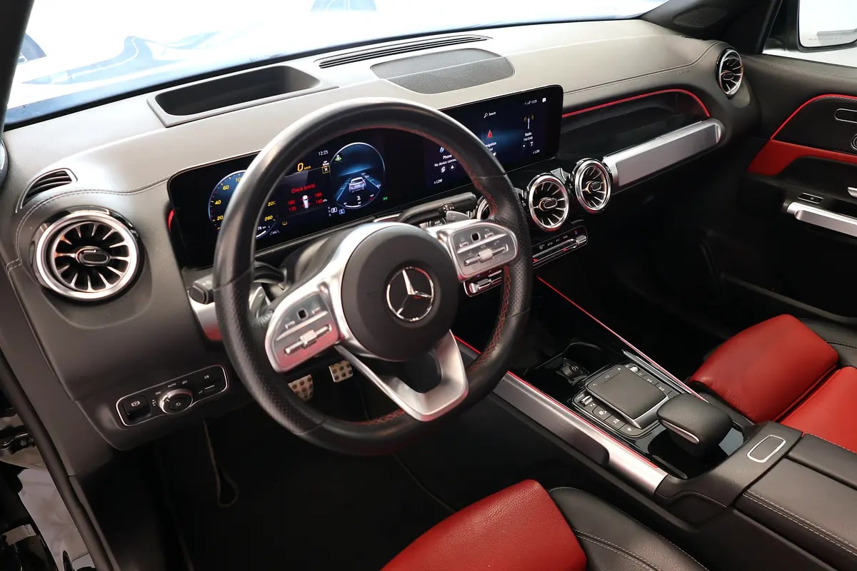 2023 Mercedes-Benz GLB 250 4MATIC | GCC Specs | Low Mileage 46000km-UNDER WARRANTY  SERVICE - Thumbnail 10