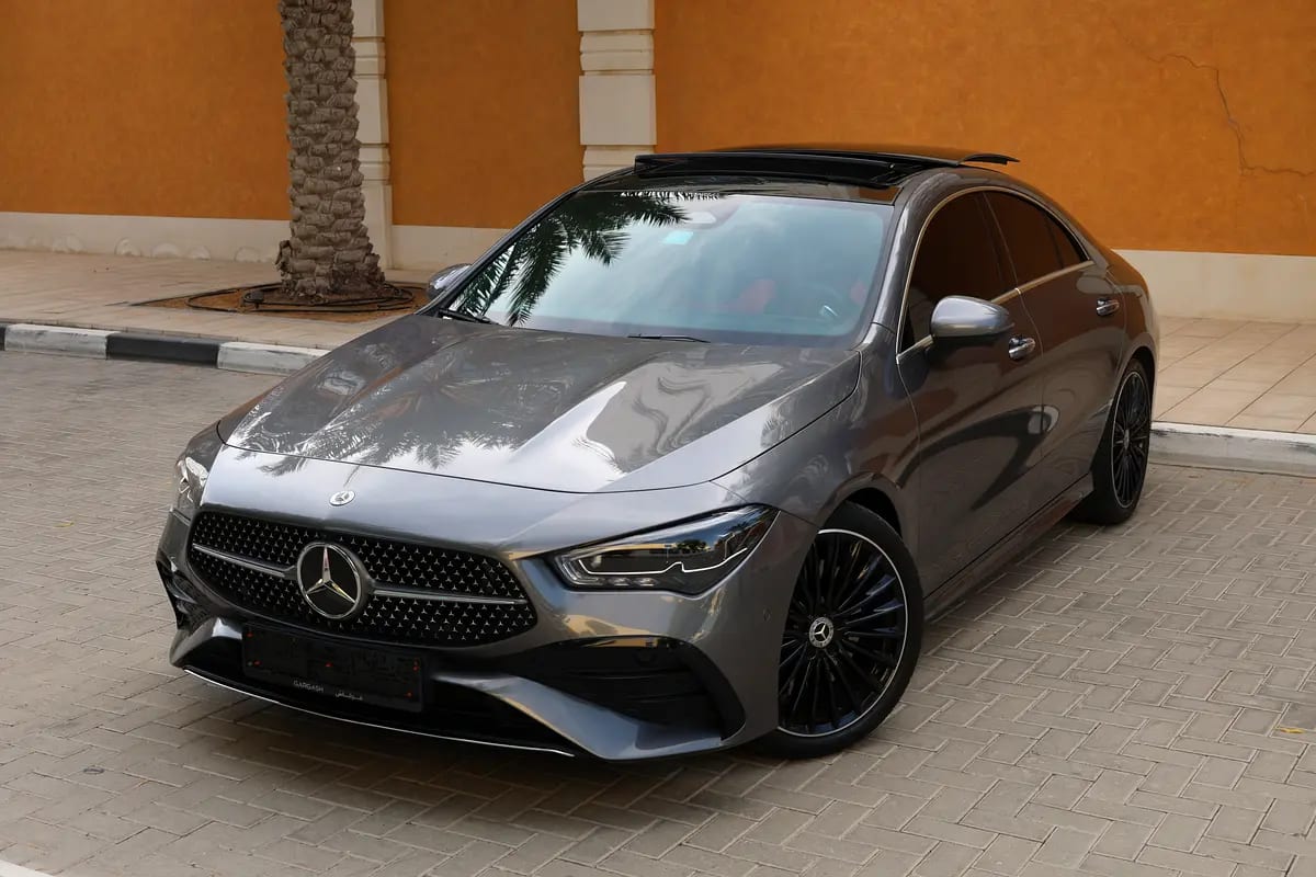 CLA250 4MATIC - GCC SPECS - 5 YEARS WARRANTY / SERVICE 105,000 KM - ACCIDENT FREE - - Image 1