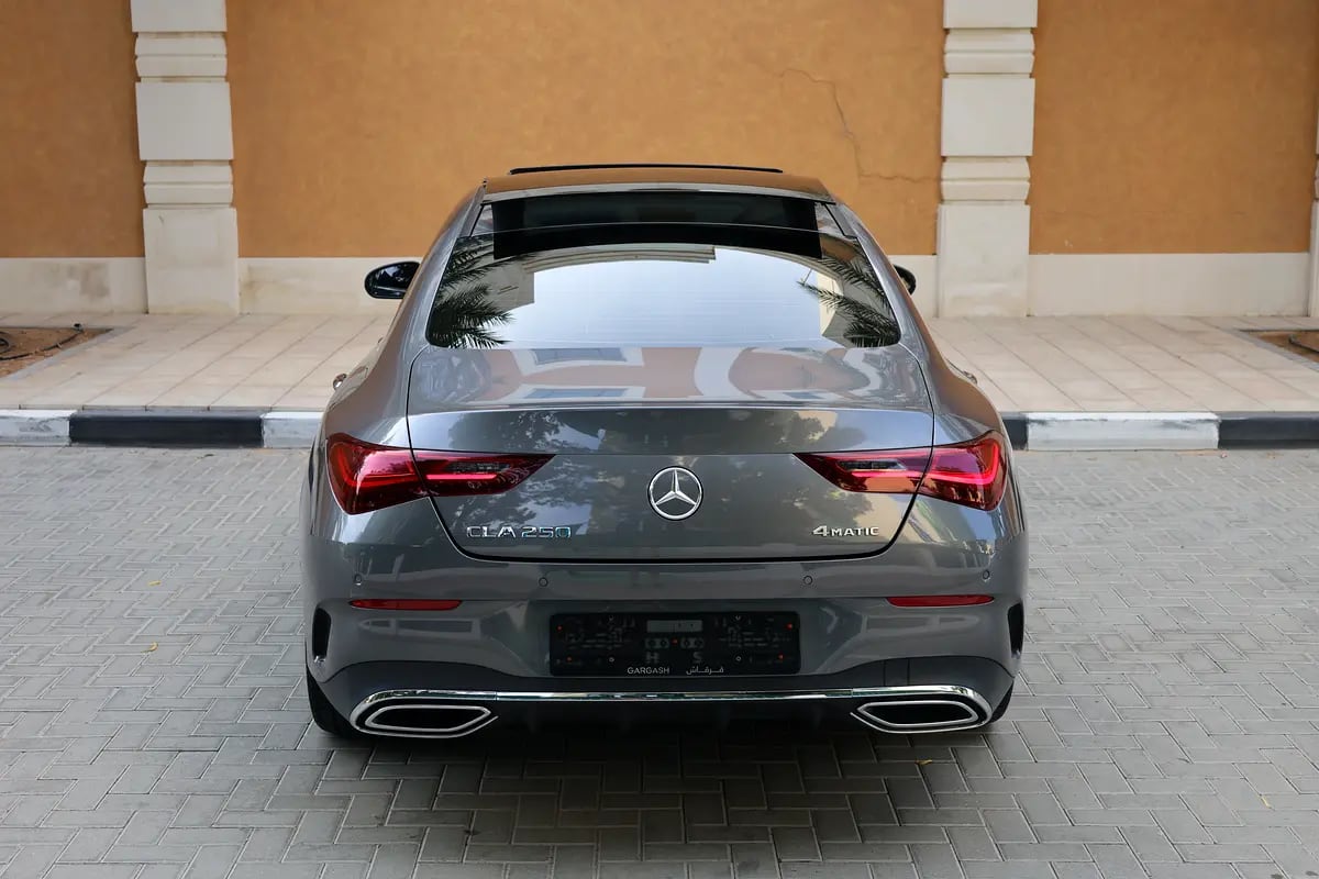 CLA250 4MATIC - GCC SPECS - 5 YEARS WARRANTY / SERVICE 105,000 KM - ACCIDENT FREE - - Thumbnail 8