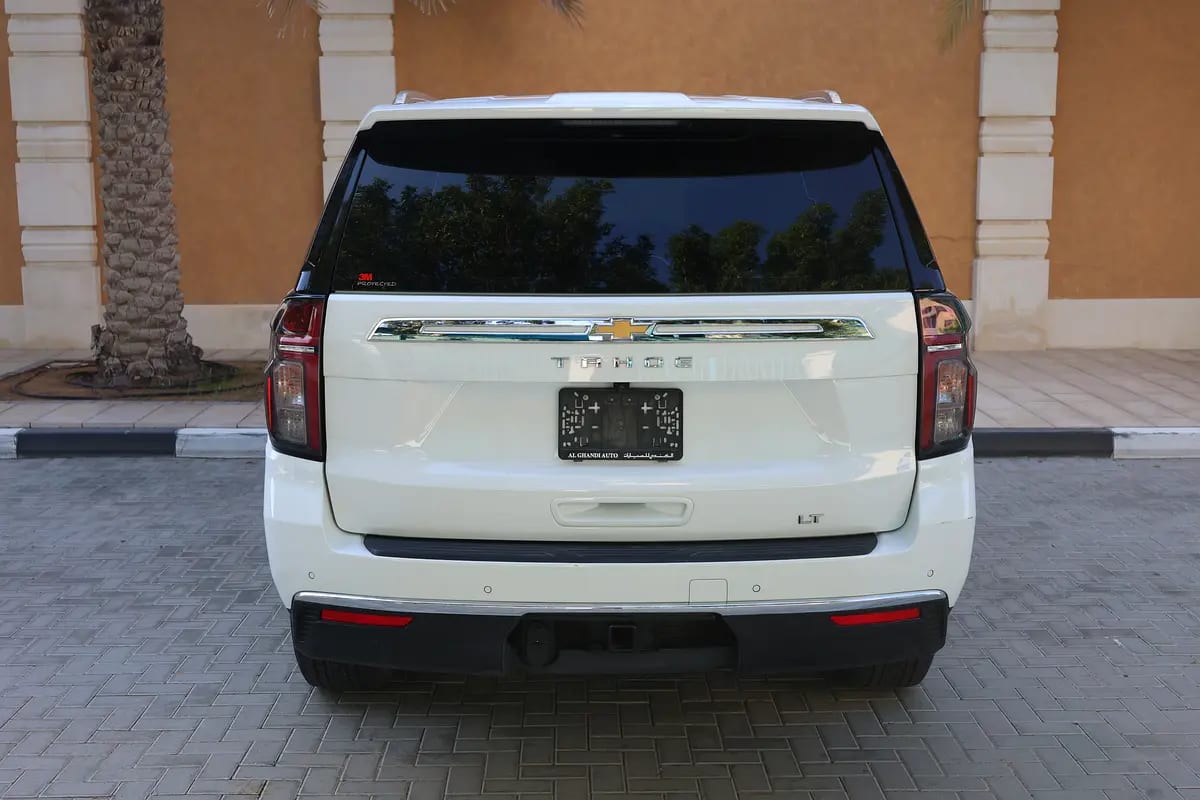 CHEVROLET TAHOE LT 4WD 5.3L V8 - GCC SPECS - UNDER WARRANTY / SERVICE 21-10-2027 - ACCIDENT FREE - - Thumbnail 8