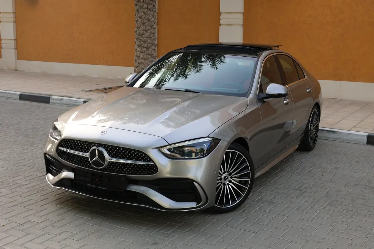 Mercedes C200 -Premium Plus 2024-12,000KM-GCC SPECS-UNDER WARRANTY-SERVICE CONTRACT - Thumbnail 2
