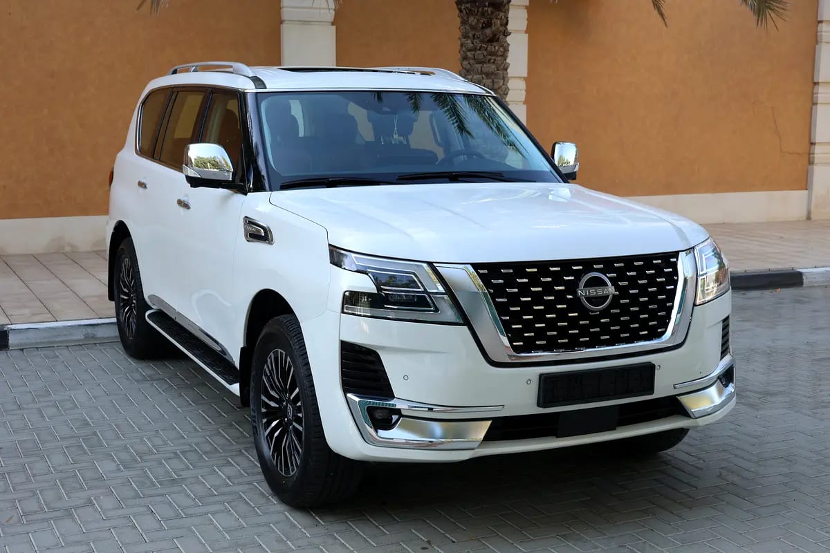 PATROL V6 SE PLATINUM - GCC SPECS - PPF - WARRANTY AND SERVICE - ACCIDENT FREE - - Thumbnail 4