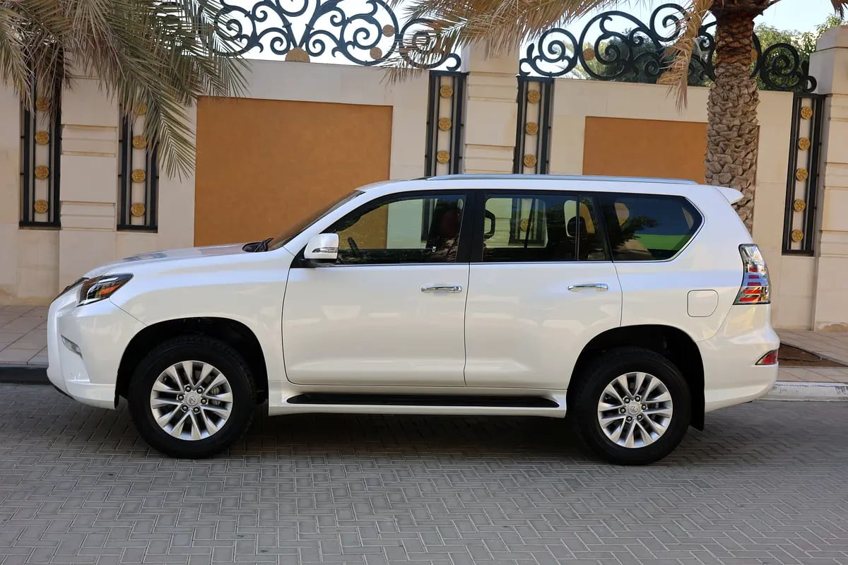 LEXUS GX460-PREMIUM-2023-54000KM-GCC SPECS -UNDER WARRANTY-EXCELLENT CONDITION - Thumbnail 7