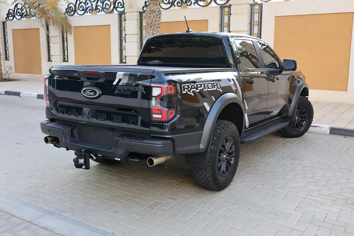 2025 Ford Ranger Raptor -12000KM- GCC Specs -UNDER WARRANTY  SERVICE- Brand New! - Thumbnail 3