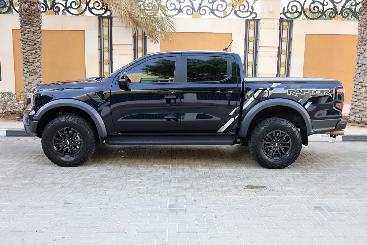 2025 Ford Ranger Raptor -12000KM- GCC Specs -UNDER WARRANTY  SERVICE- Brand New! - Thumbnail 5