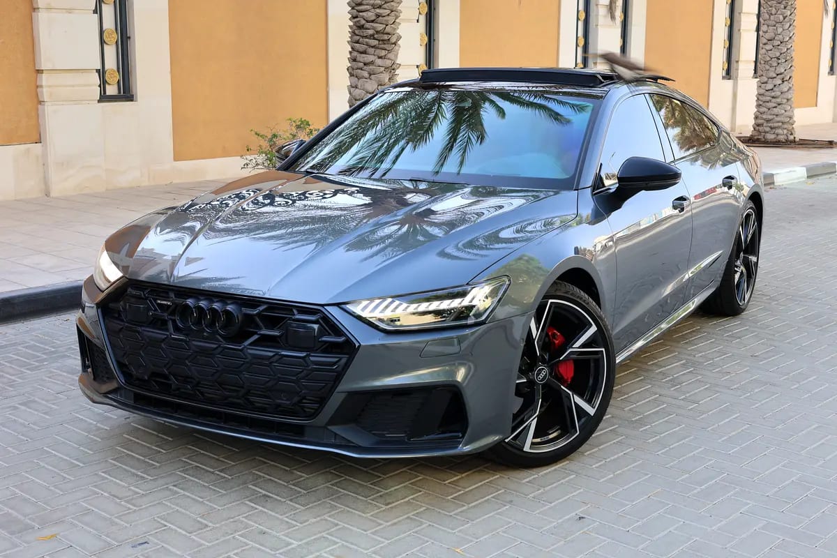 Audi A7 S-Line quattro 2025 GCC Specs-8000KM-UNDER WARRANTY  SERVICE-BRAND NEW - Image 1