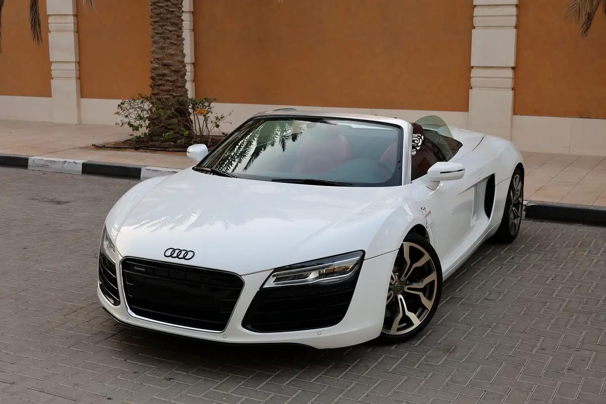 (2016) AUDI- R8 SPYDER -45000KM-GCC SPECS- PERFECT CONDITION - Image 1