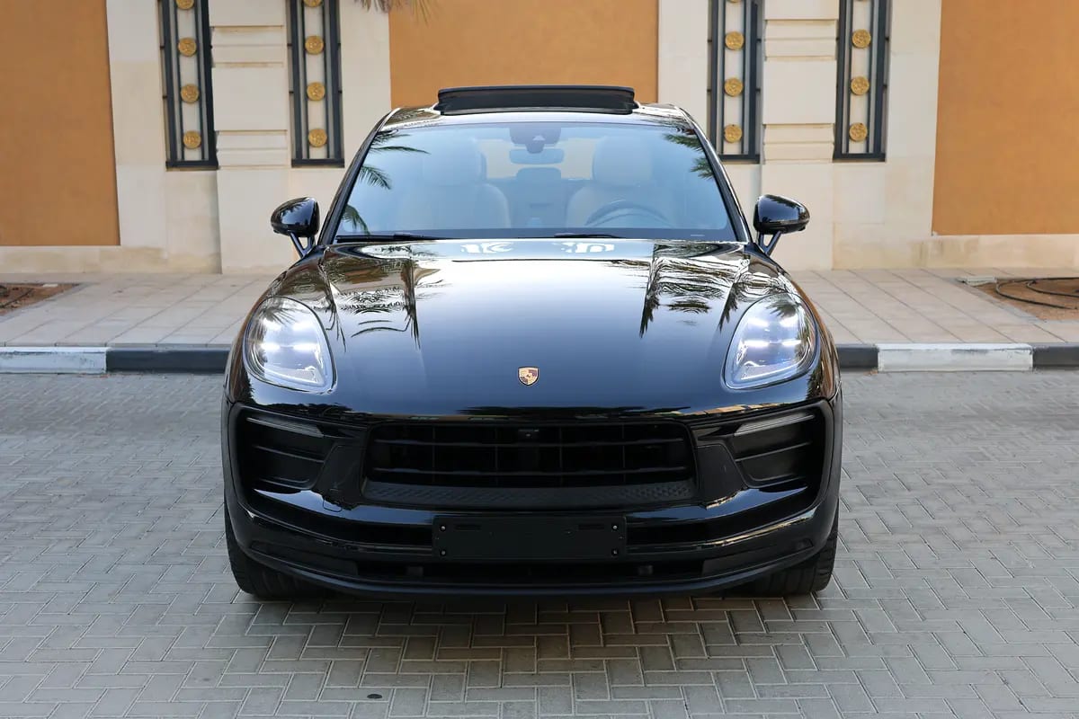 2024 Porsche Macan-46000KM - GCC Specs -UNDER WARRANTY  SERVICE- Brand New - Thumbnail 5