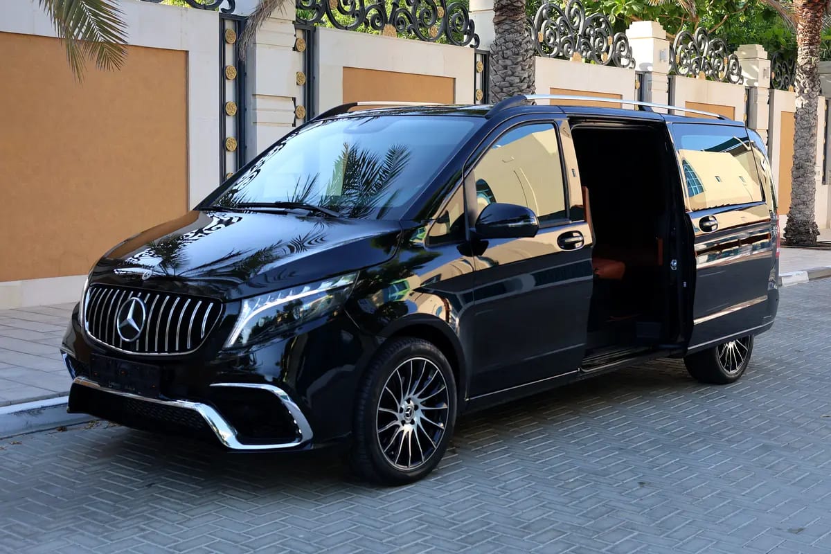 Mercedes-Benz V-Class V 250 2024 - GCC Specs - Brand New - Thumbnail 3
