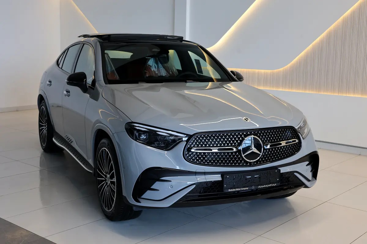 MERCEDES-BENZ -GLC COUPE -GLC200-4MATIC-0KM-2026-GCC SPECS-UNDER WARRANTY (Available 3 colors) - Thumbnail 4