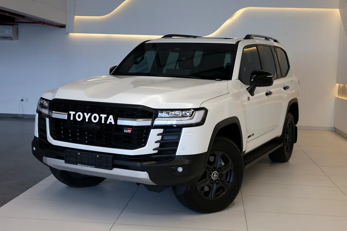 TOYOTA LAND CRUISER GR SPORT 409 TT - 5 YEARS UNDER WARRANTY - GCC SPECS - ACCIDENT FREE - - Image 1