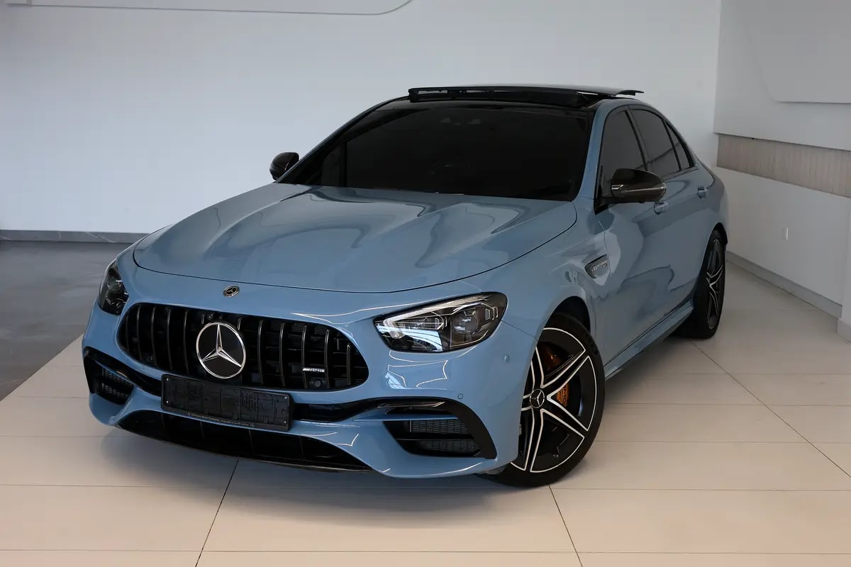 Mercedes-Benz AMG E63 S 2021 SPECIAL ORDER  -40000 KM-GCC SPECS-UNDER WARRANTY-FULL SERVICE HISTORY - Image 1