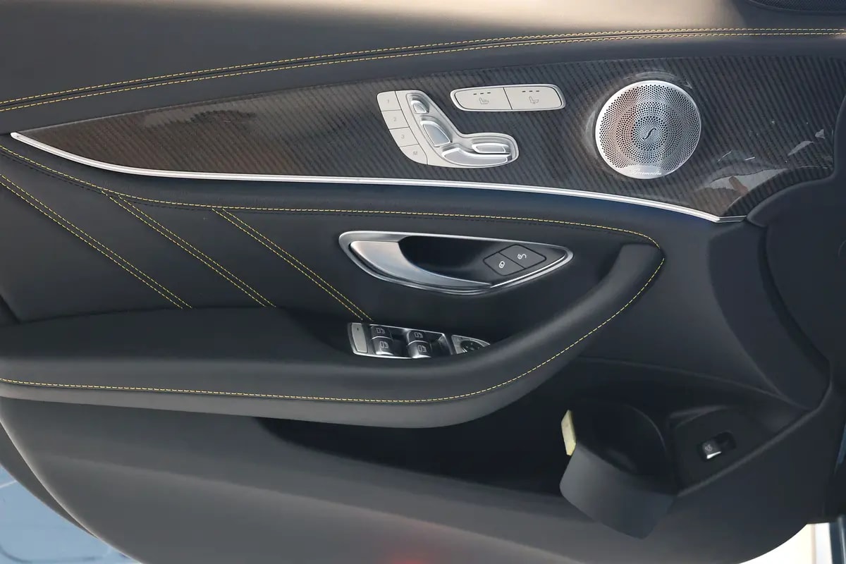 Mercedes-Benz AMG E63 S 2021 SPECIAL ORDER  -40000 KM-GCC SPECS-UNDER WARRANTY-FULL SERVICE HISTORY - Thumbnail 10