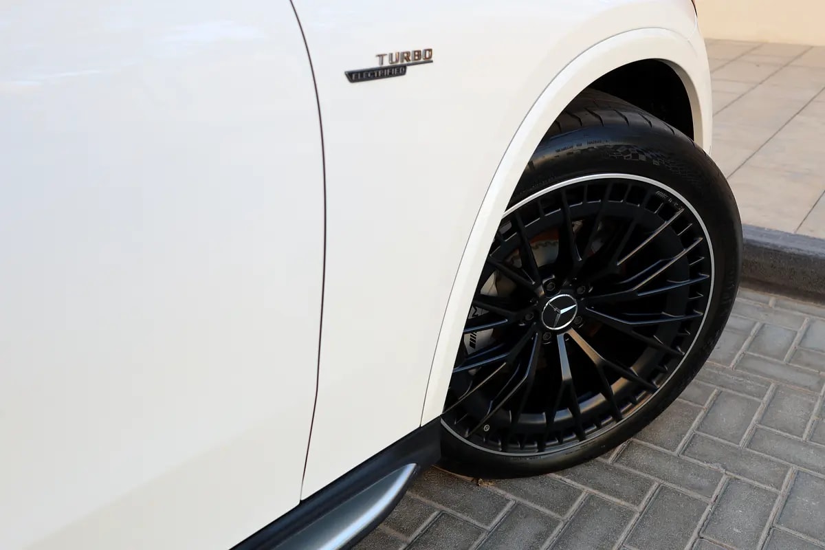 Mercedes-Benz -GLC43- COUPE 570KM-2025-GCC SPECS -BRAND NEW warranty service from GARGASH - Thumbnail 5