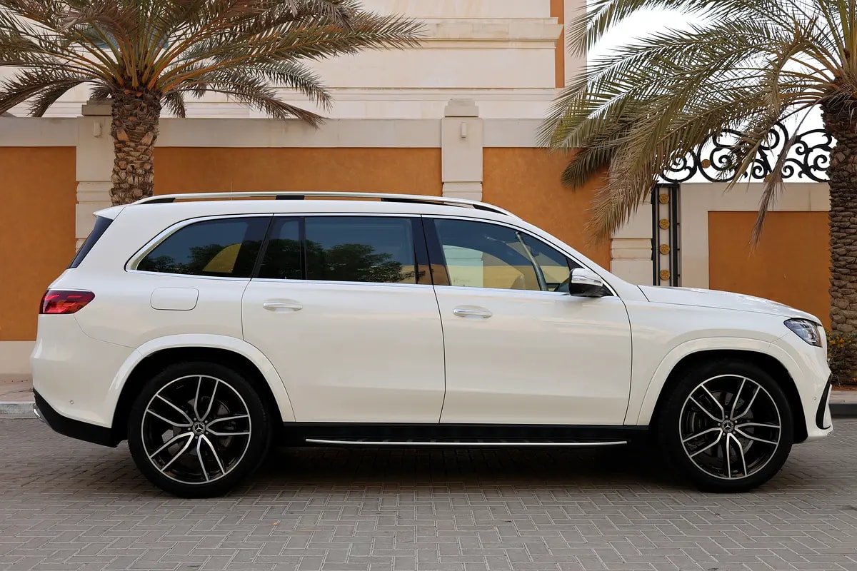 MERCEDES-BENZ GLS 450-NIGHT PACKEG 14000KM ONLY 5 YEAR WARRANTYSERVICE CONTRACT GARGASH-GCC SPE - Thumbnail 9