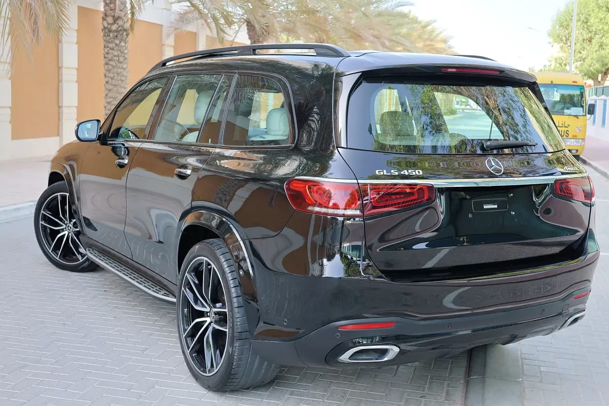 Mercedes-Benz GLS 450 4MATIC 2024 - GCC Specs - Brand New - Thumbnail 4