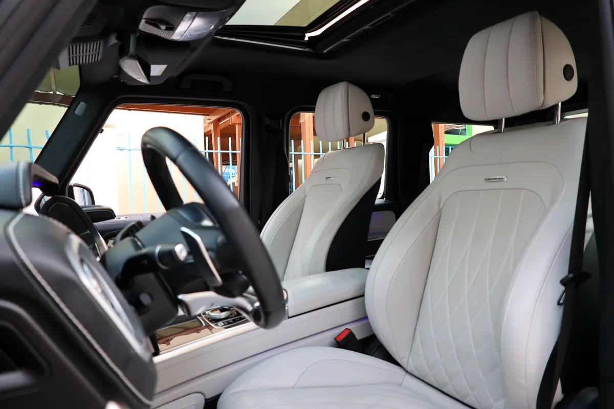 MERCEDES BENZ G63 AMG ( NIGHT PACKAGE )-110000KM-2021-GCC SPECS-UNDER WARRANTY - Thumbnail 10